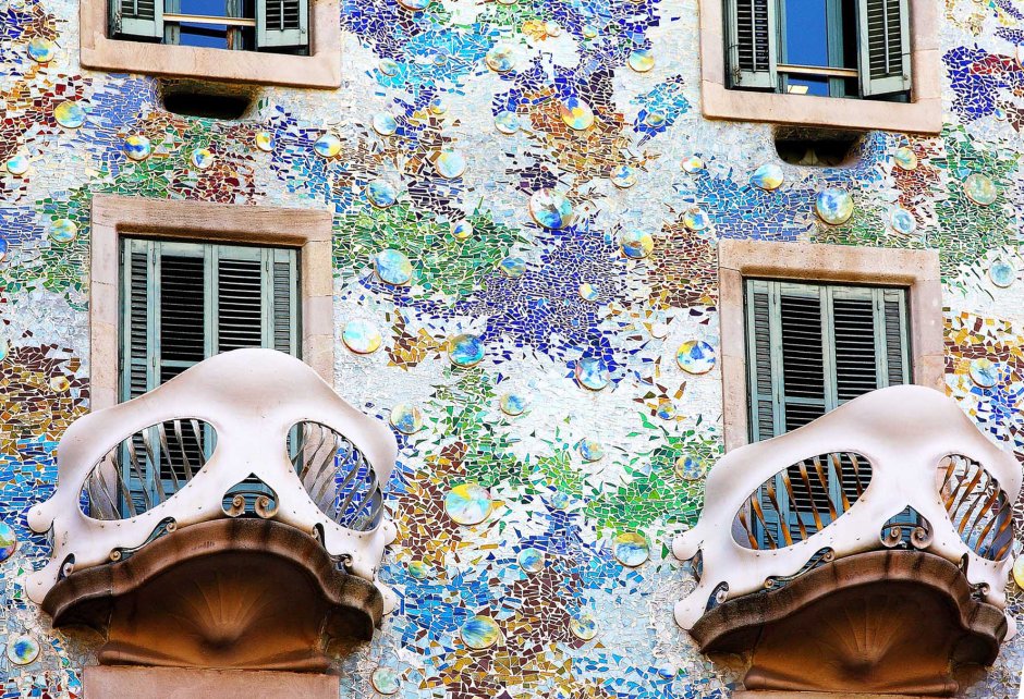 Antoni Gaudì, la facciata di casa Batllò.