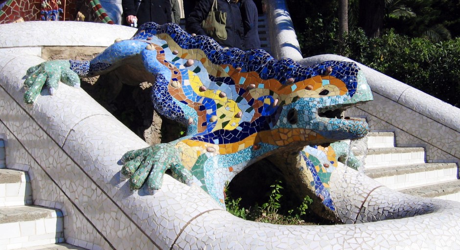 Antoni Gaudì, il drago posto all'ingresso di Parc Guell.