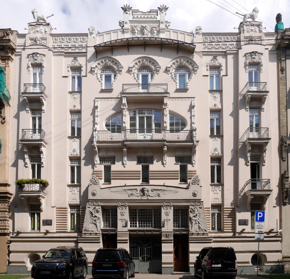 Michail Ėjzenštejn, Casa in Alberta iela 4